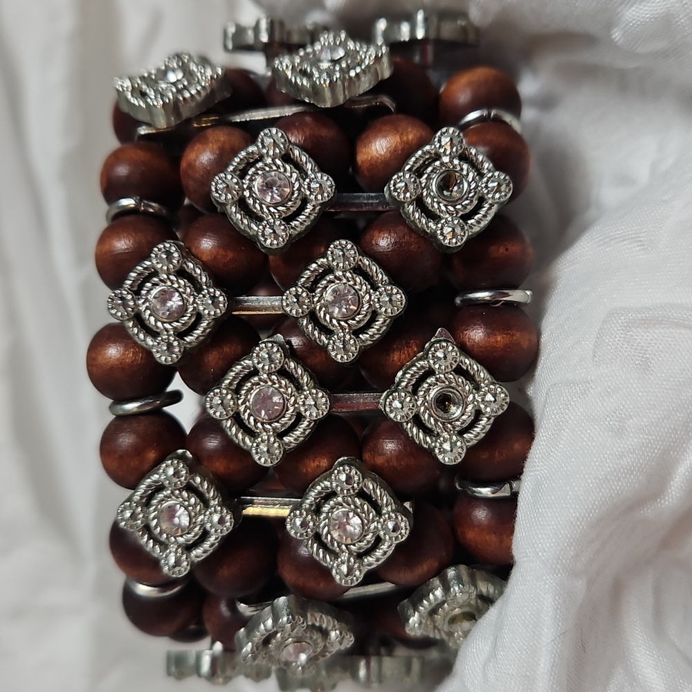 WOODEN BEAD BRACLET WITH RHINESTONES ACCENTS